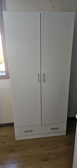 Cama + colchão + guarda fatos