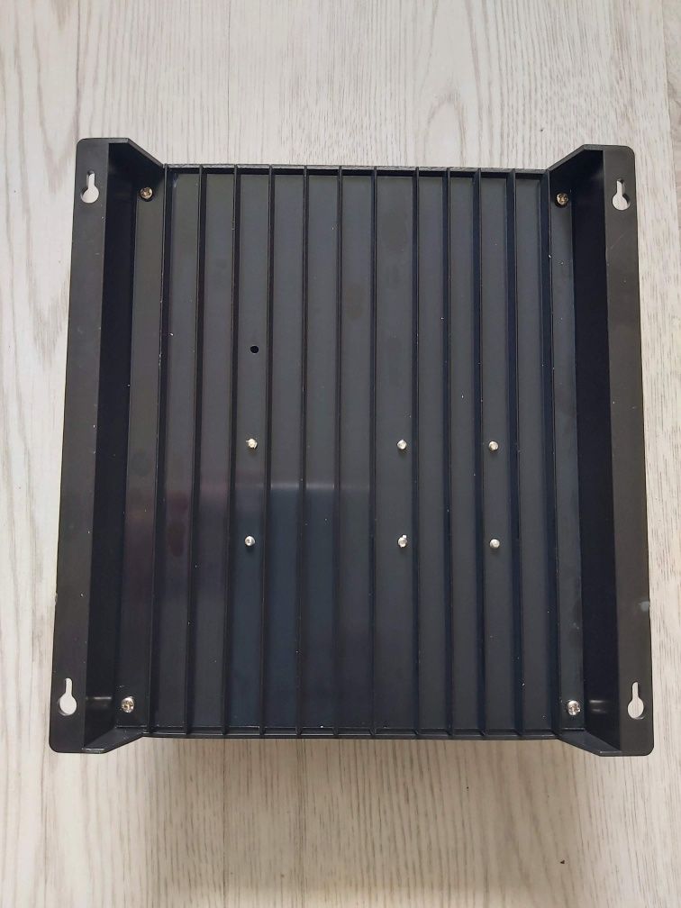 Ładowarka turystyczna  panel elastyczny 12V/24V 100W reg. MPPT 100A