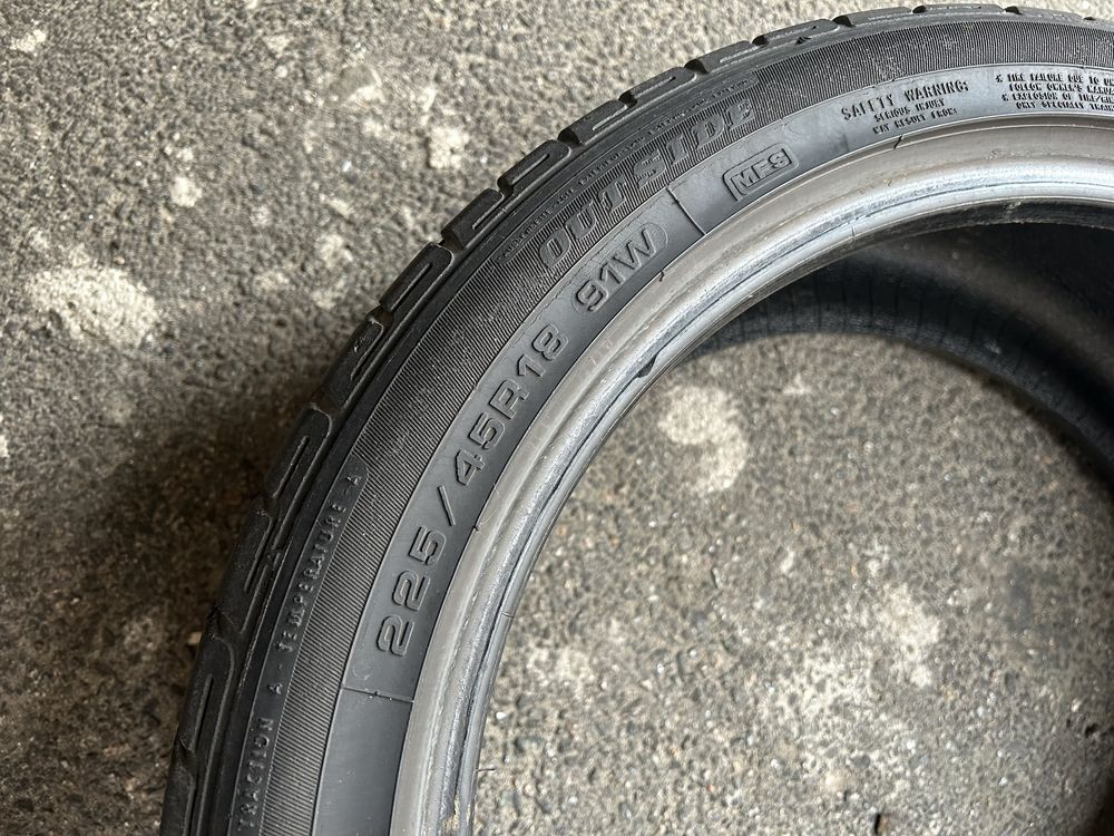 Шина Dunlop SP Sport 01 літня 225/45 r18 91w