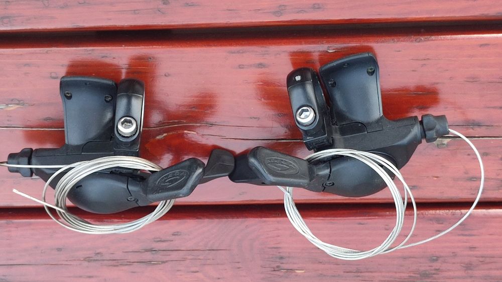 Manetki Shimano Deore SL-m511 , 3x9s.
