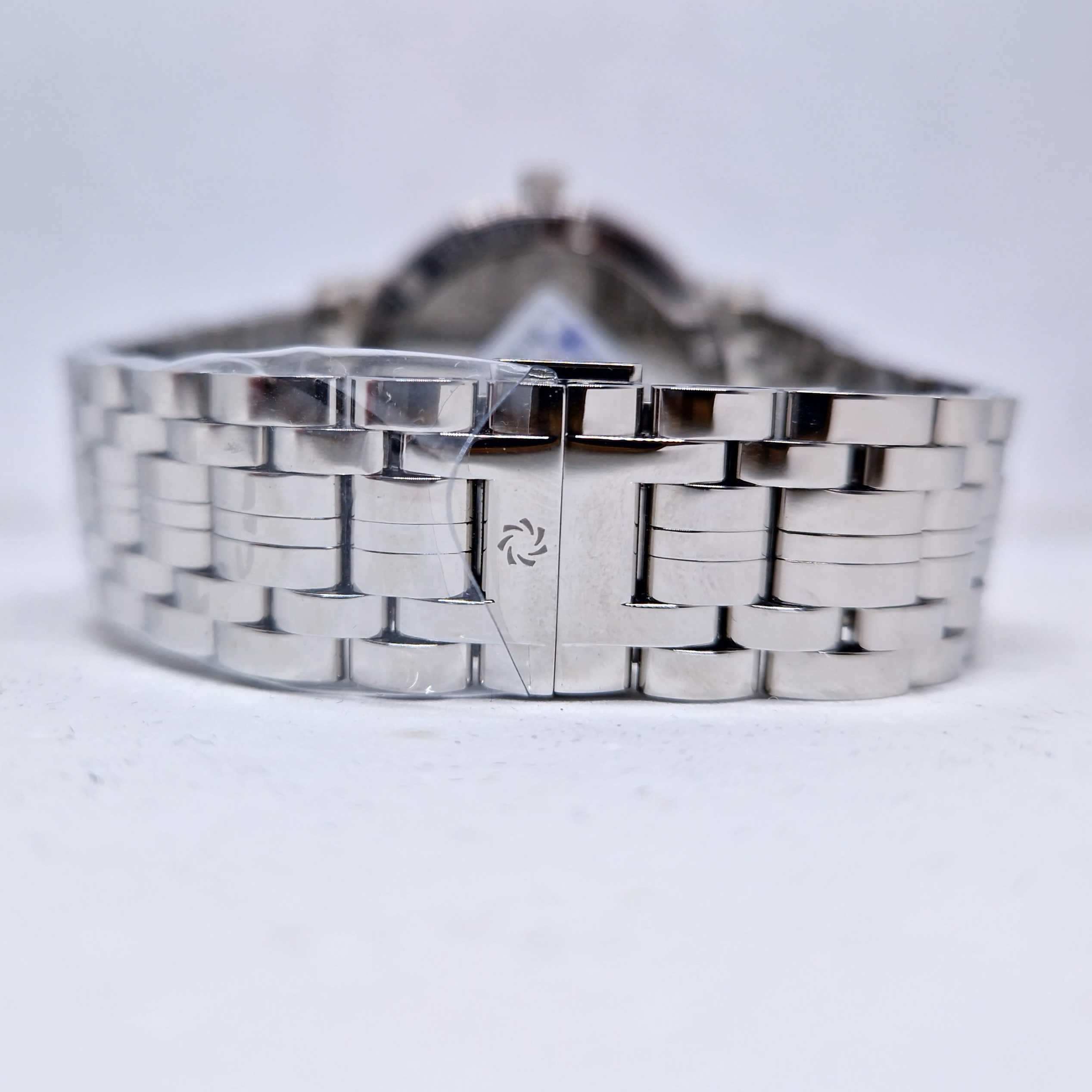 Carl F. Bucherer Adamavi 00.10323.08.21.21