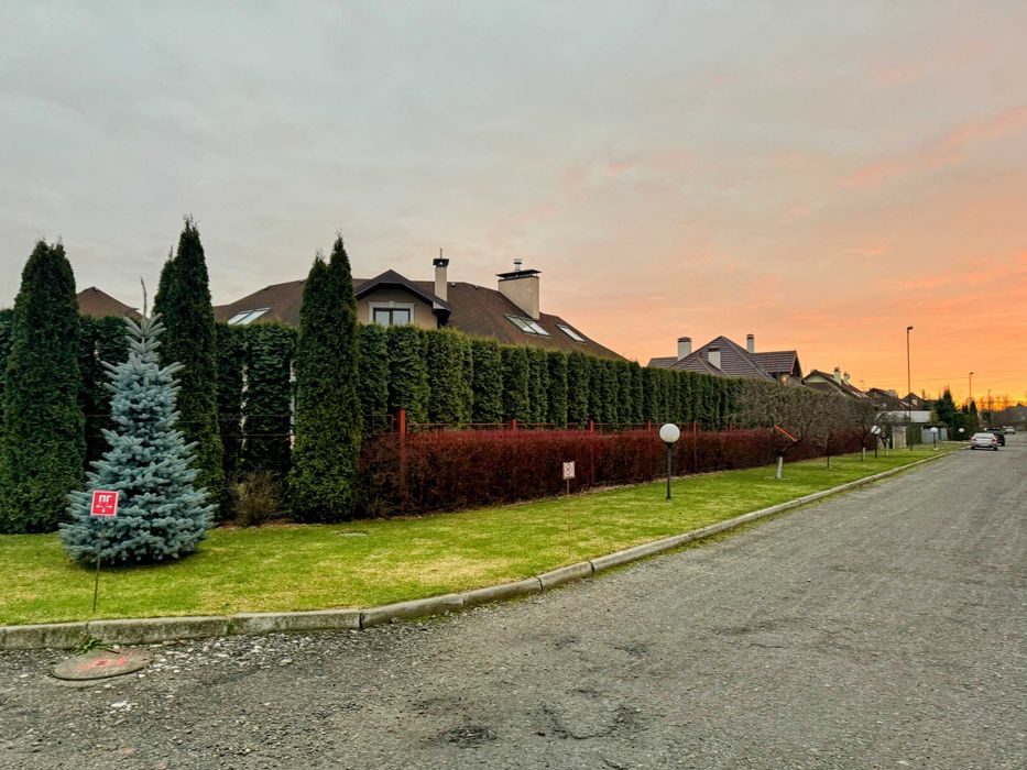 Будинок в закритому містечку. КМ Петрушки