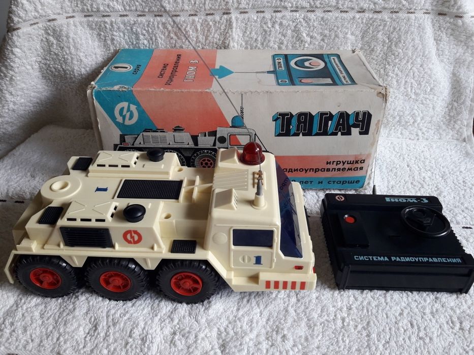 Машинка тягач "Гном-3" с радиоуправлением