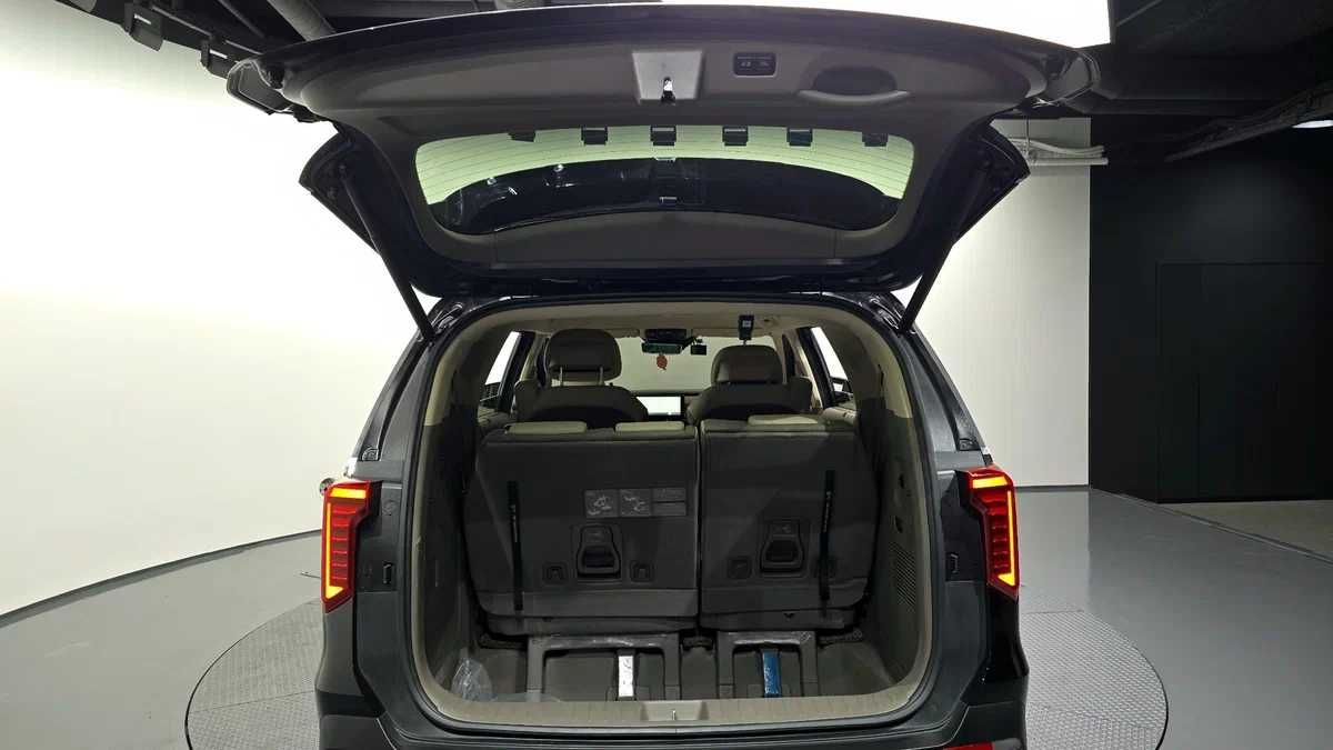 2025 Kia Carnival можно з ПДВ