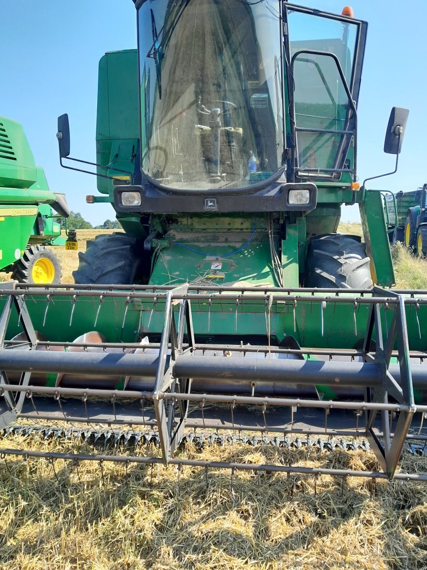 Kombajn zbożowy John deere 1177