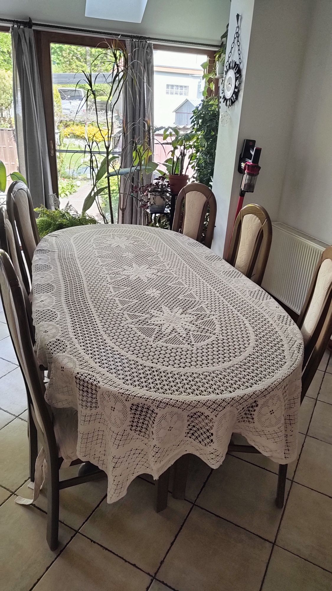 Dębowy stół plus 6 krzeseł
