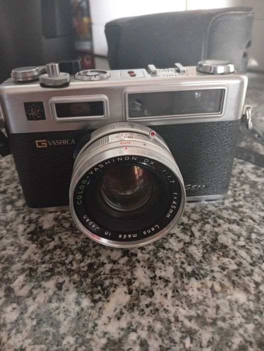 Máquina fotográfica Yashica Electro 35