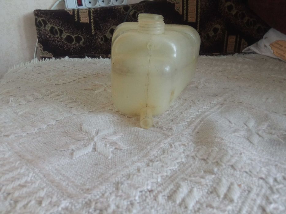 Продам бачок розширювальний Таврія, 1102, 1103, 1105 (2 горловини) АРК