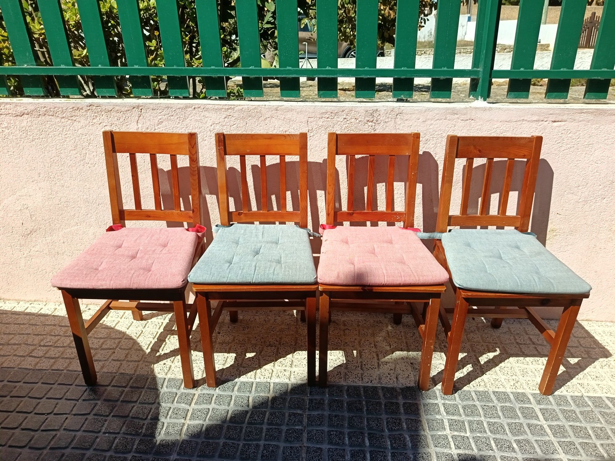 Conjunto cadeiras de madeira maciça