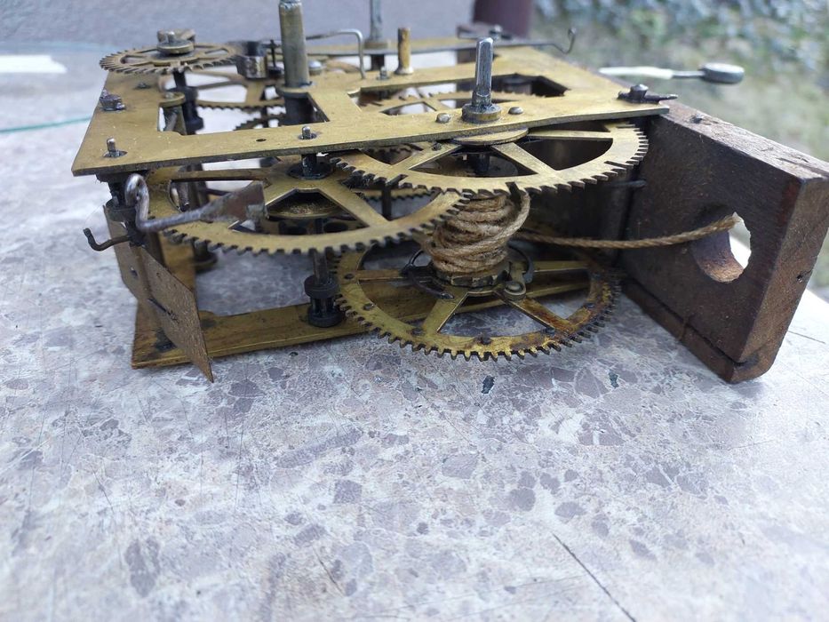 M030 Mechanizm starego zegara ściennego amerykański waterbury