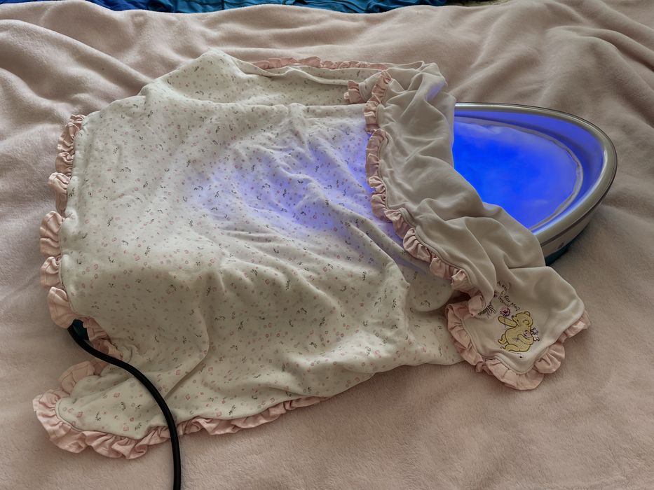 Лампа для лікування жовтухи (жовтяниці) у новонароджених