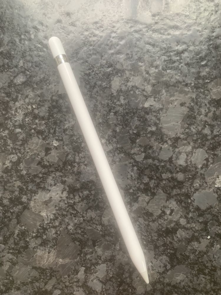 Pencil Apple, nie dziala, nie byl nigdy uzywany i bateria padła.