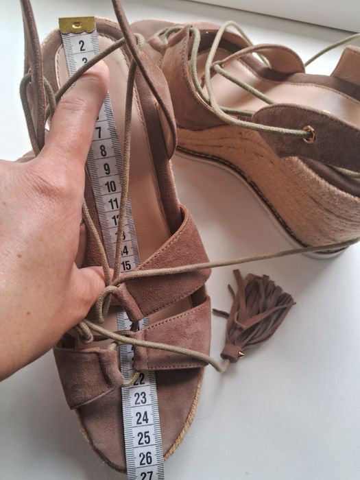 босоніжки 40 26см замша Miraton бежевий колір плетена танкетка