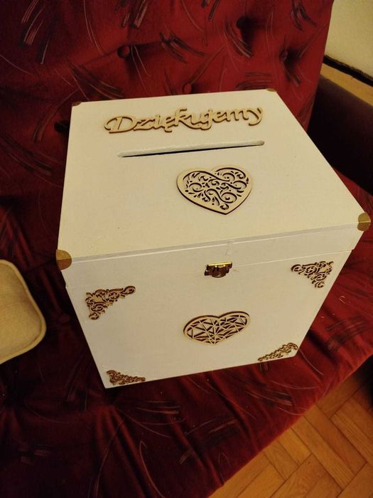 Drewniana skrzynka na koperty ślubne