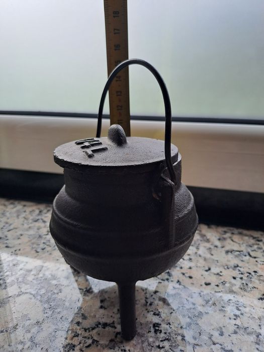 Panela de ferro fundido antiga 1/4 Litro - NOVA!