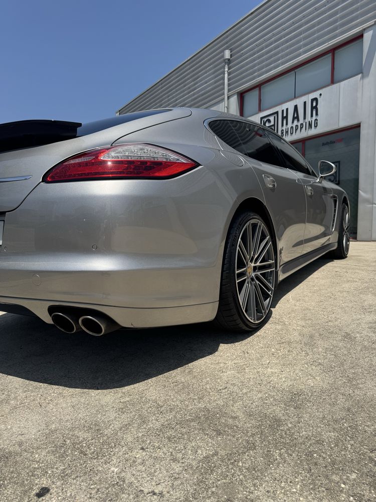 Porsche Panamera S