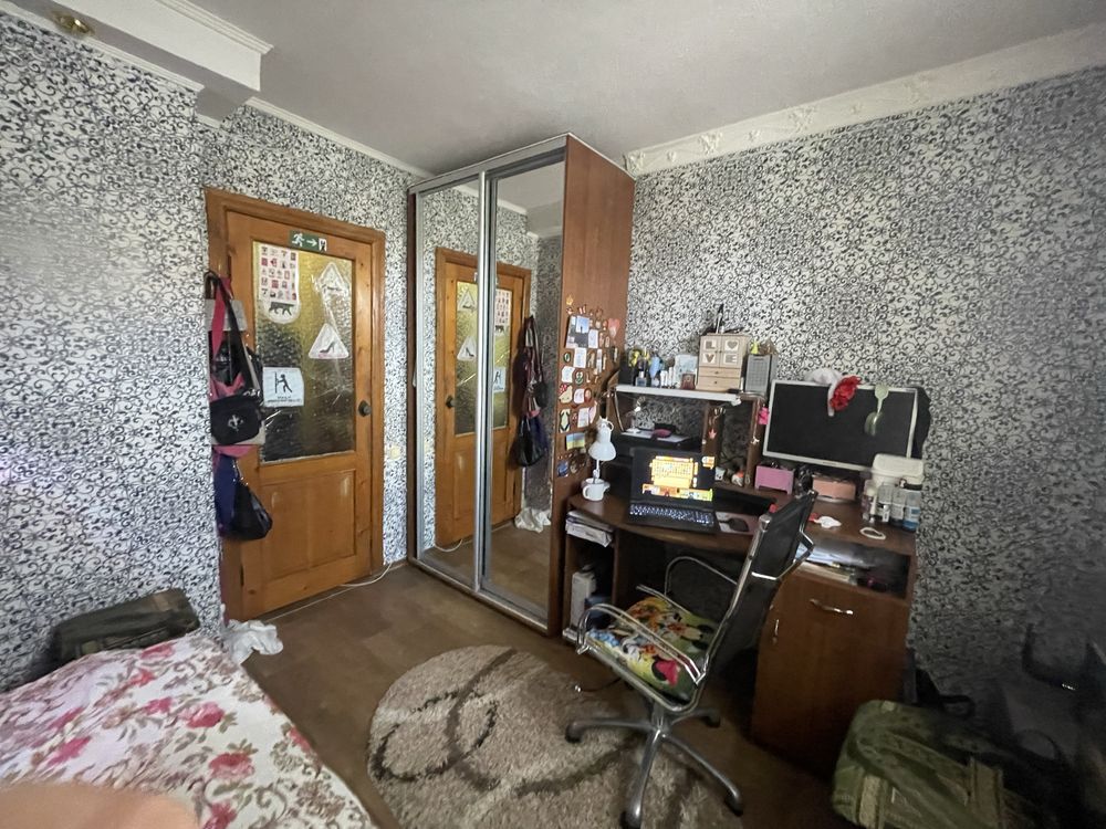 Продам 3-к квартиру в центрі міста