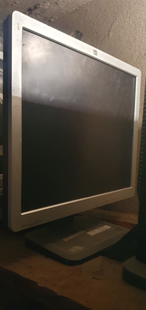 Monitor 15" używane