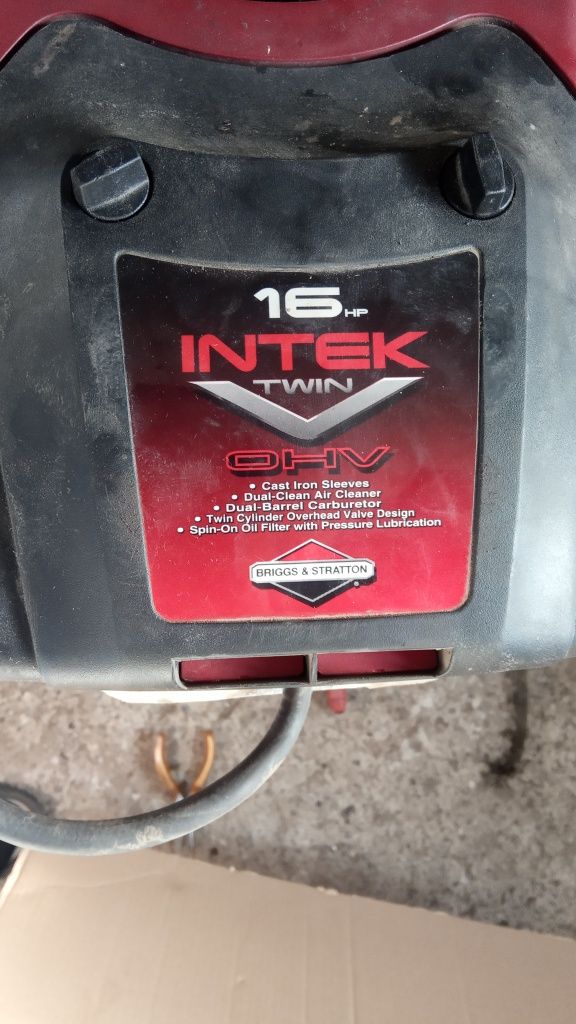 Silnik Briggs Intek twin 16 hp na części traktorek kosiarka