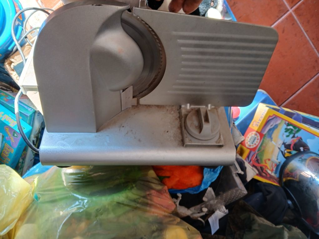 Máquina de cortar fiambre