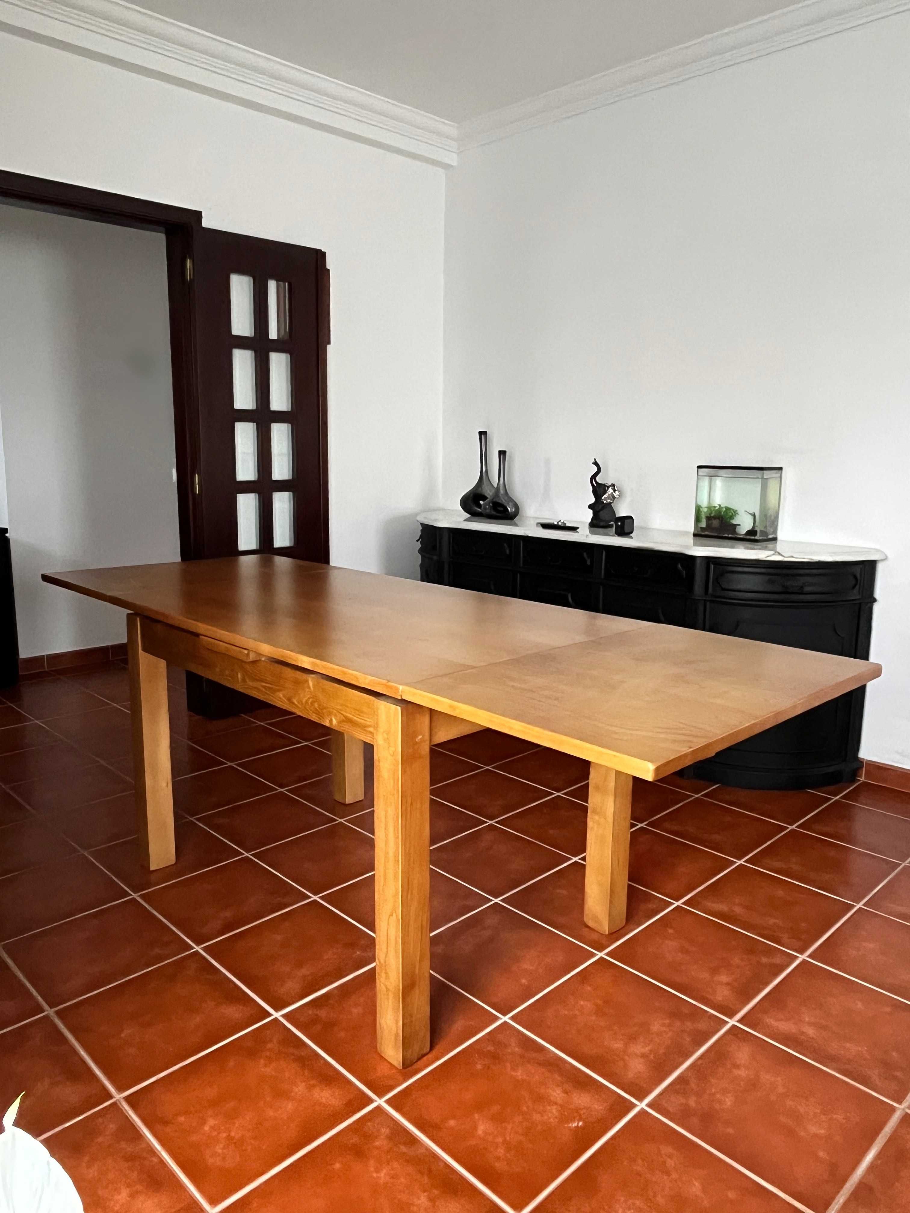 Mesa de Jantar extensível