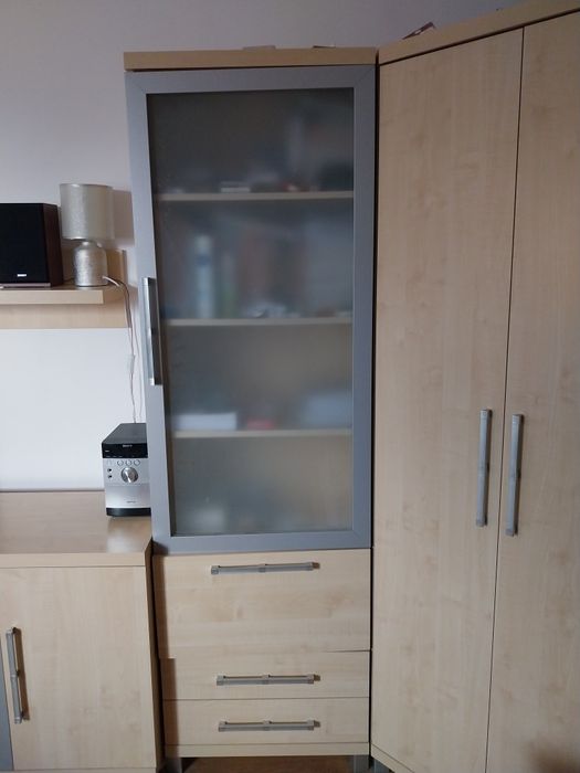 Komplet mebli z łóżkiem