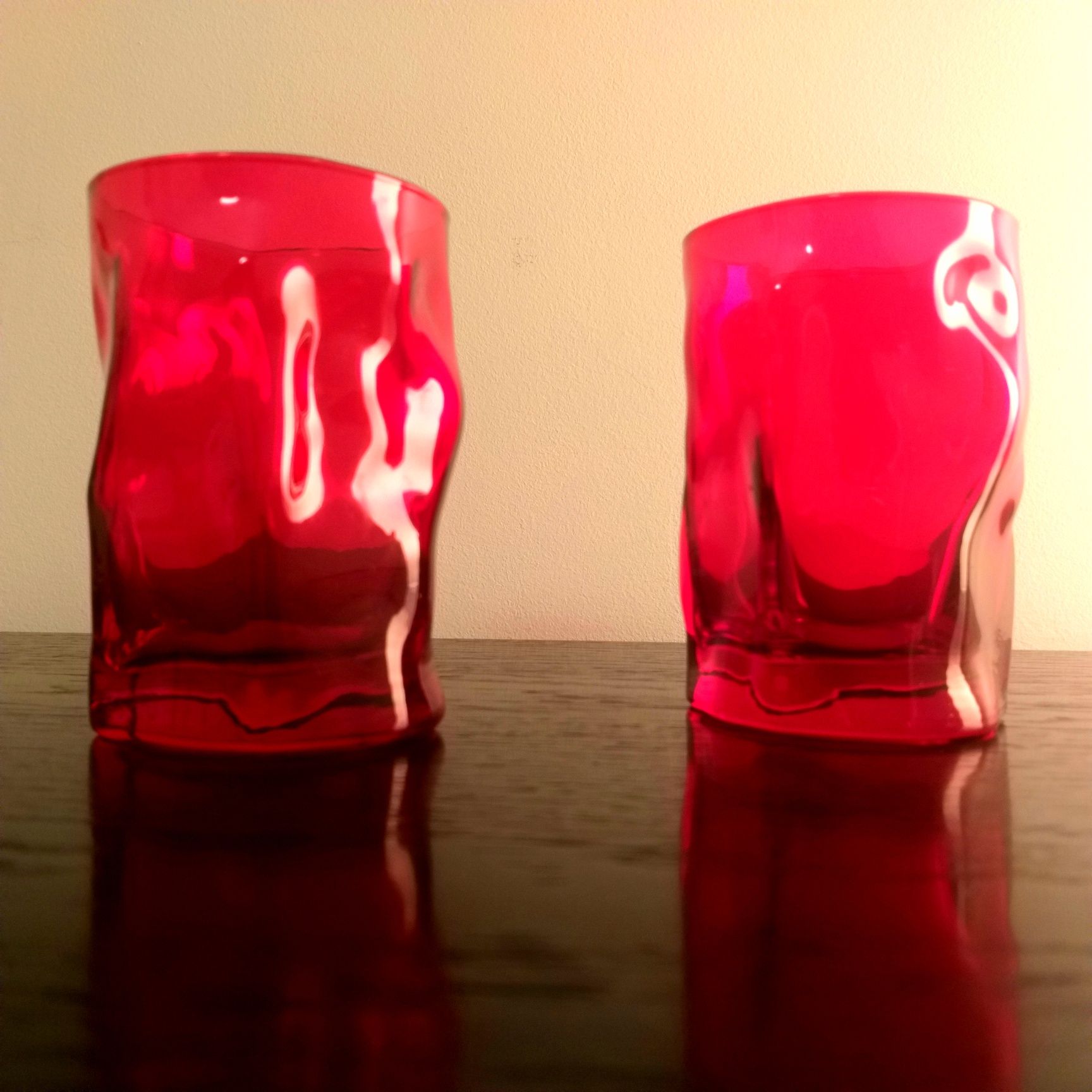 Vidro vermelho - peças decorativas (porta velas)