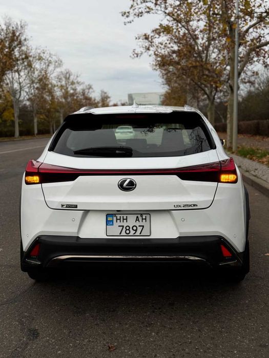 Lexus UX 250H F-SPORT 2021