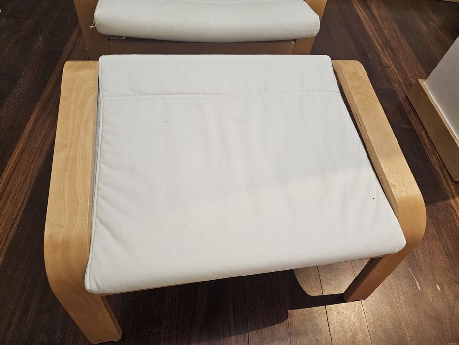 Poltrona Poäng com repousa-pés Ikea