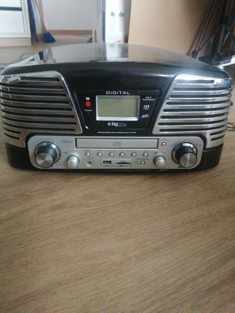 Gira discos com leitor de cartão USB e cd