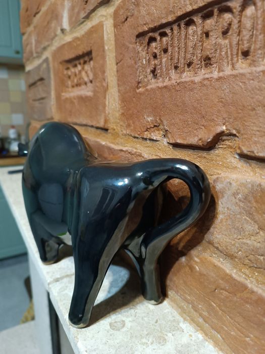 Зубр,майоліка,70-ті роки,Львівська керамікою -скульптурна фабрика.