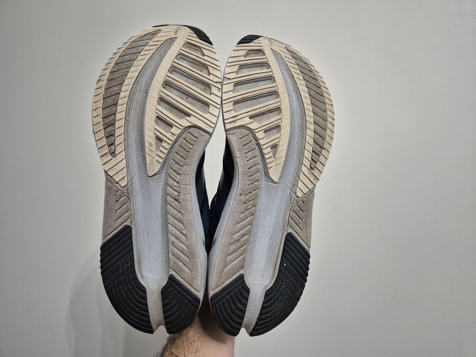 Buty męskie do biegania Adidas Adistar rozmiar 42.