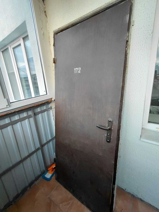 Двері металеві б/в