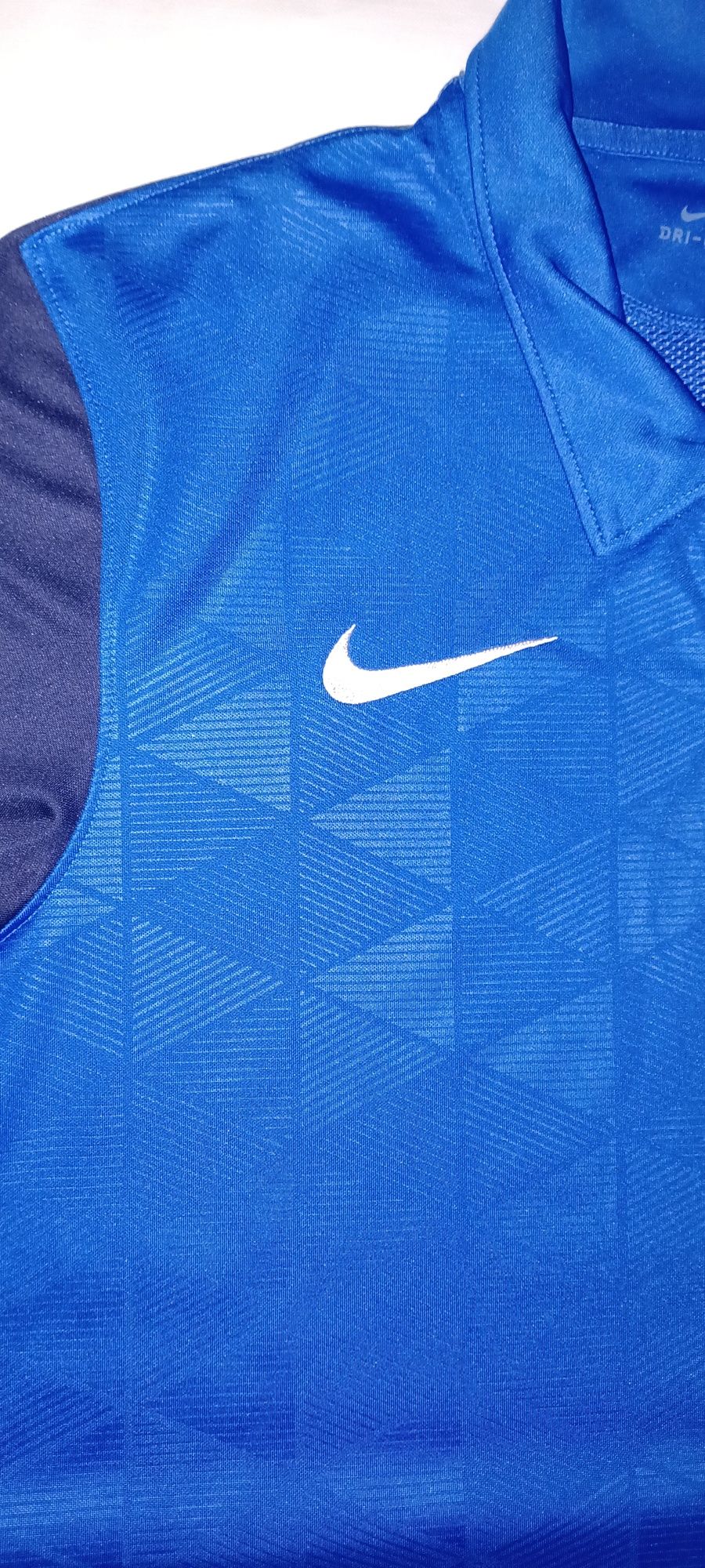 Спортивная футболка DRI- FIT Nike