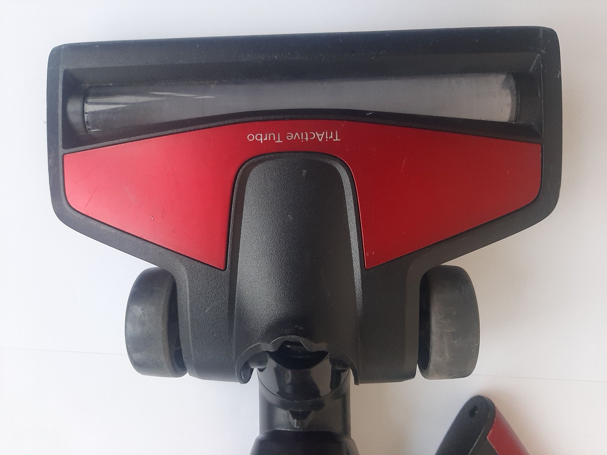 Разборка акумуляторного пилососа Philips FC6172