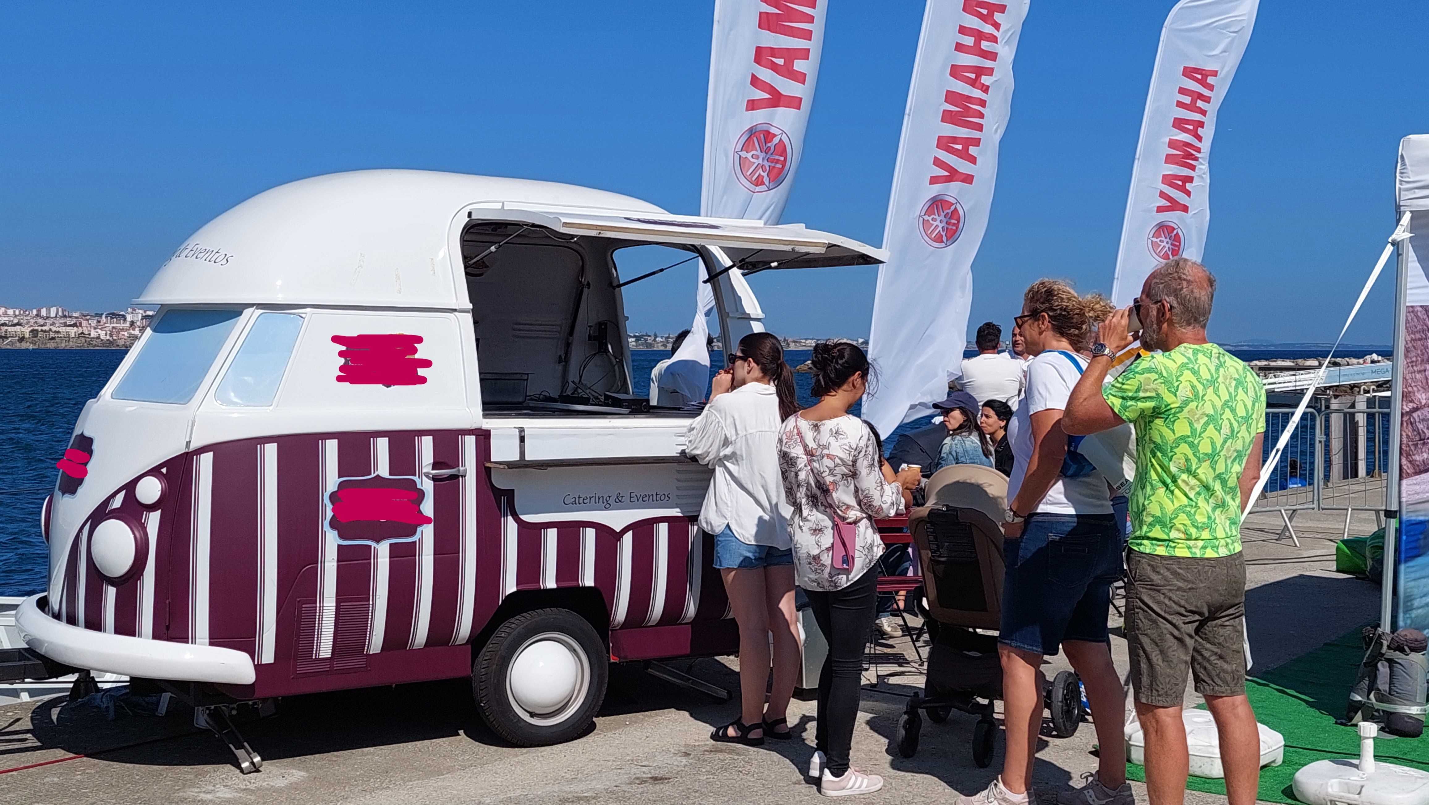 Food Truck atrelado fibra vidro estilo Pão de Forma