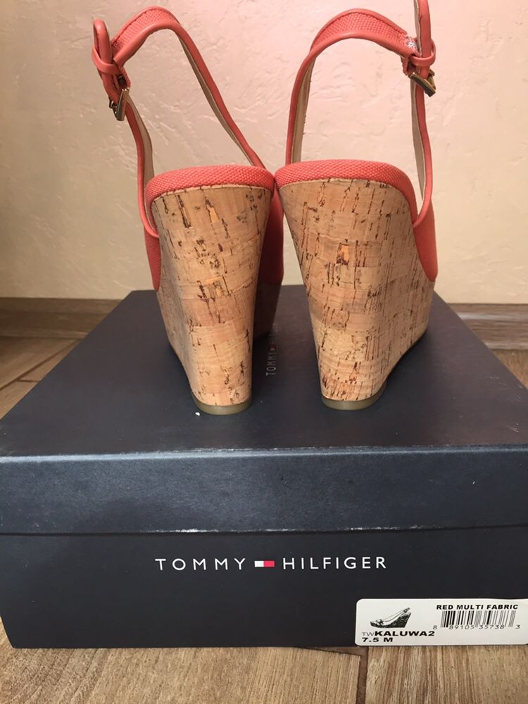 Продам босоножки и туфли Tommy Hilfiger новые