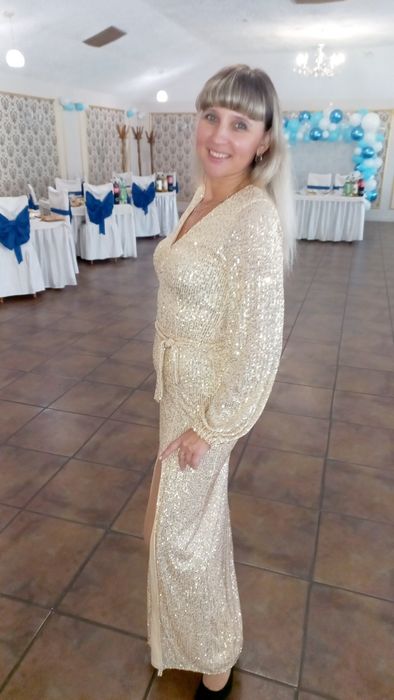 Живая музыка и ведущий (тамада)