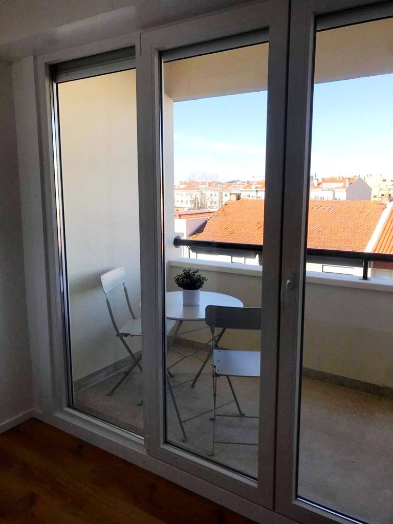 Quarto com Varanda | Ramalde | Tudo Incluído + Limpeza Semanal