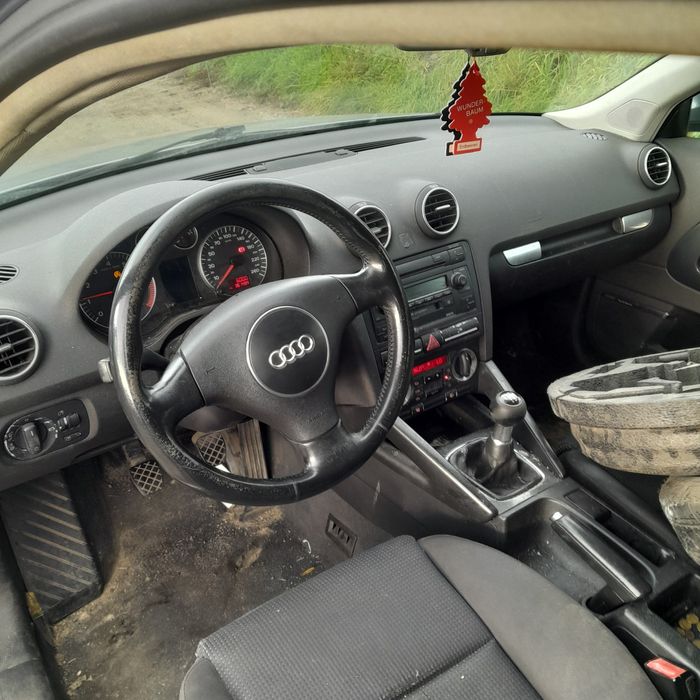 Audi a3 8p 2004r na części kolor LY7H