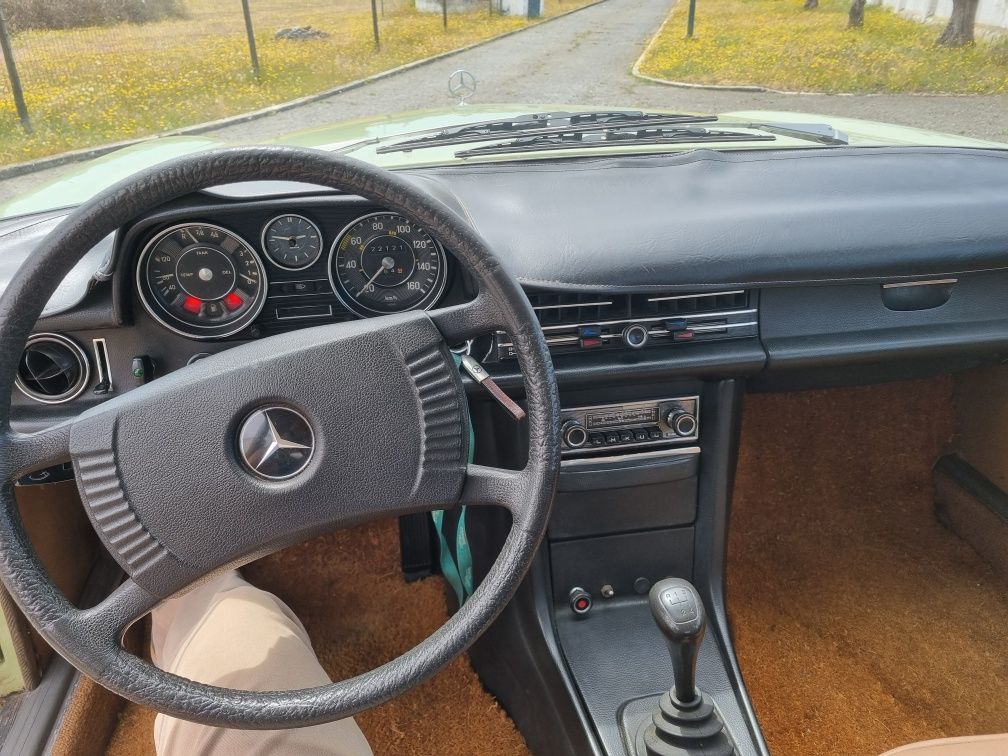 Mercedes-Benz 240 D