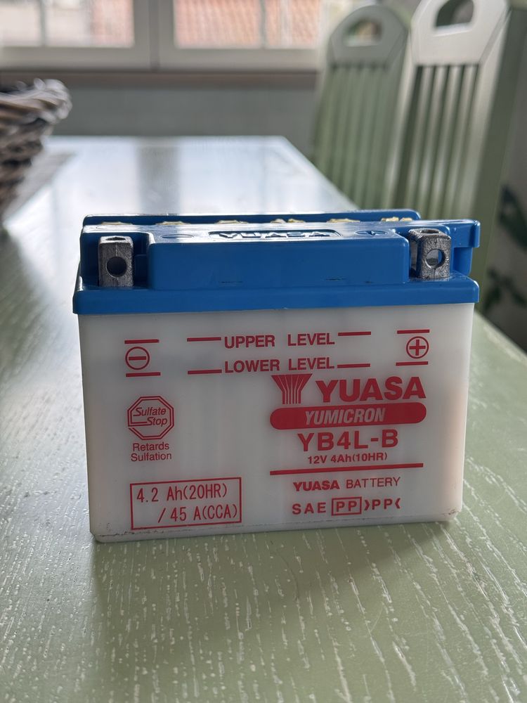 Bateria Yuasa YB4L-B