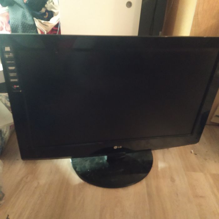 Lg 32 całe sprawny z pilotem
