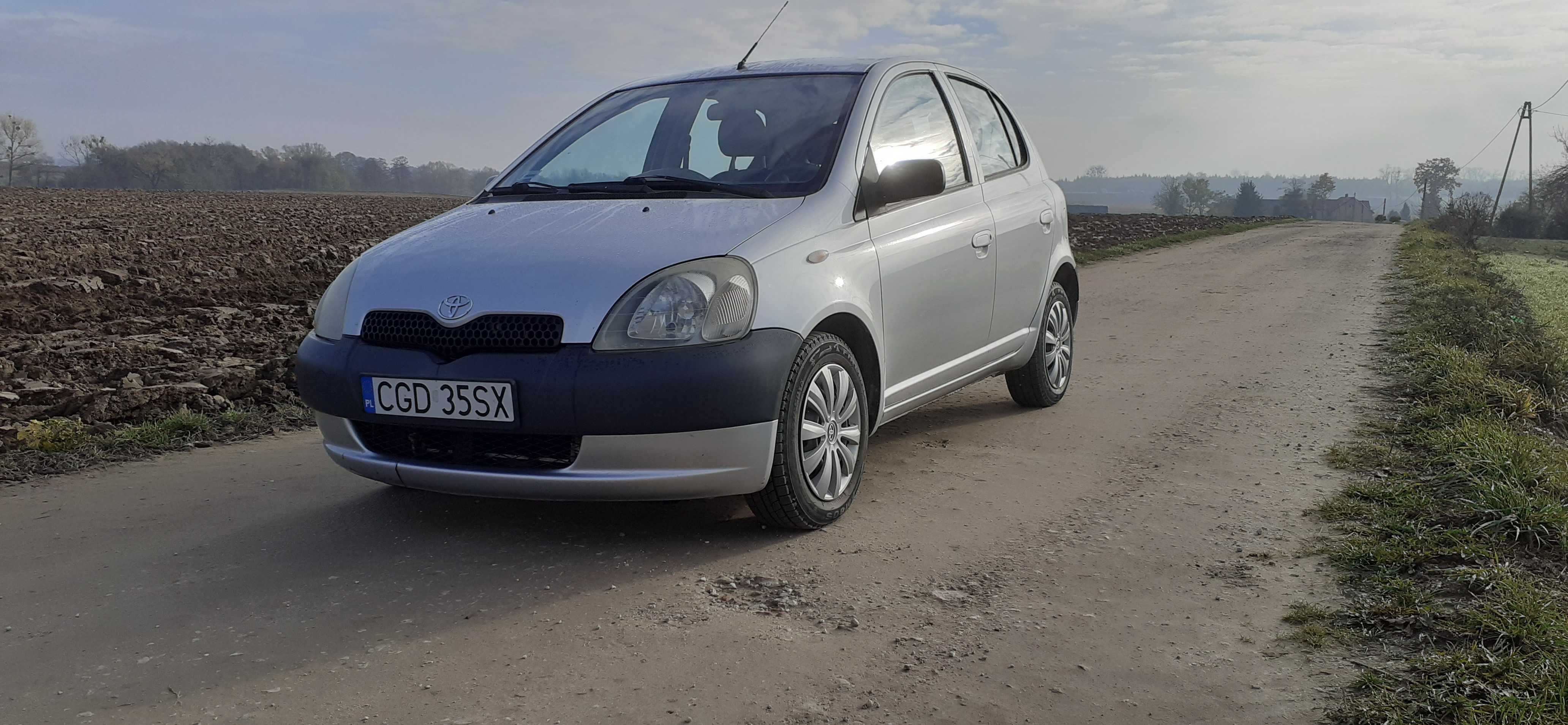 Toyota Yaris 1.0 Mały Przebieg