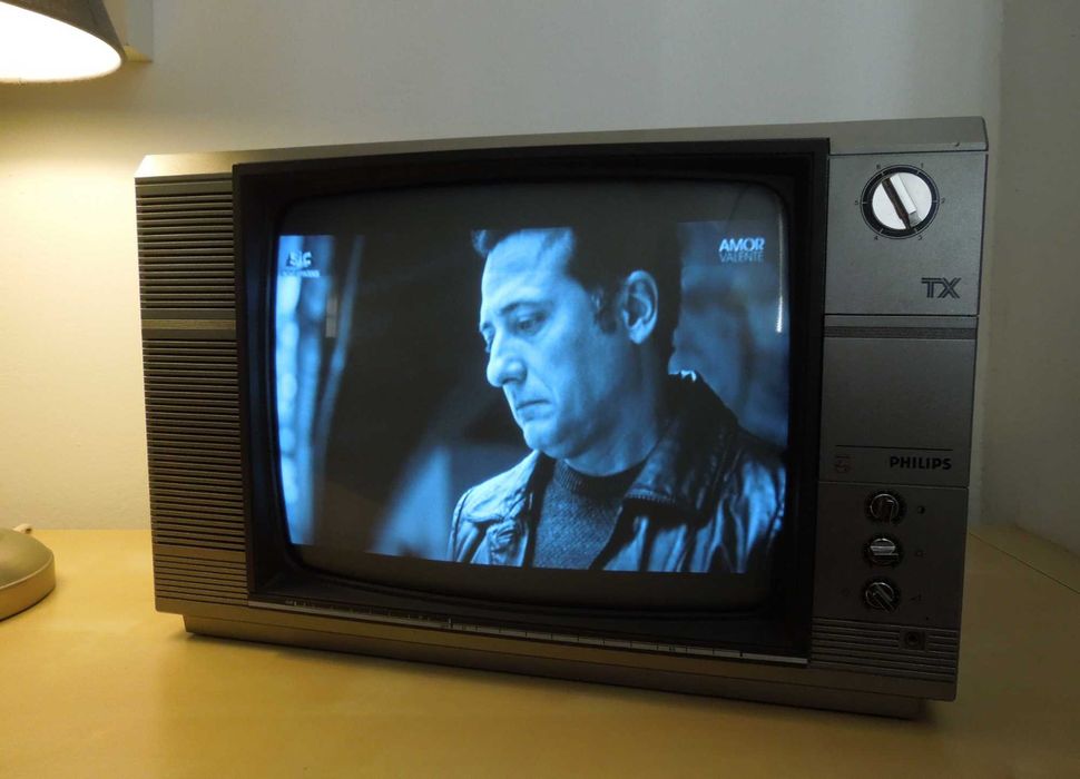 Televisor vintage ano 1984 - Philips TX 14''- 35cm preto e branco