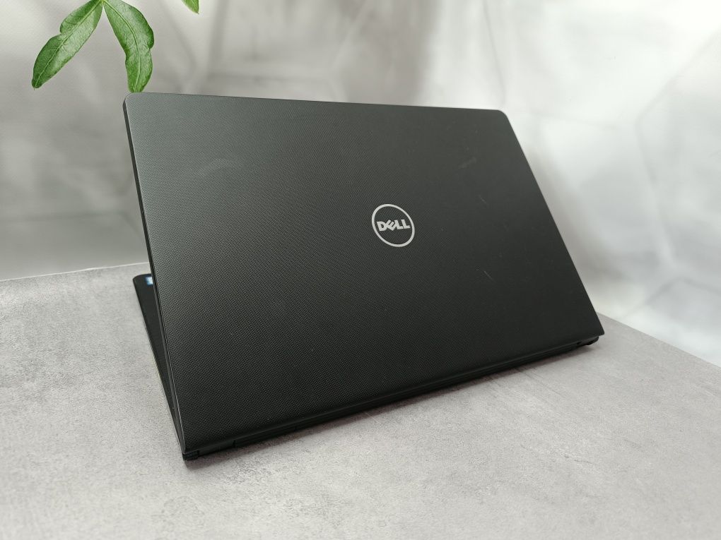 Ноутбук Dell Vostro 15-3568/i3-7100U/8GB/256/15.6 " HD/Гарантія 9 міс.