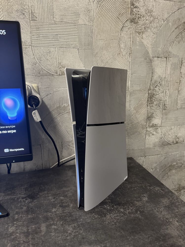 Продам PS5 slim digital edition 1tb