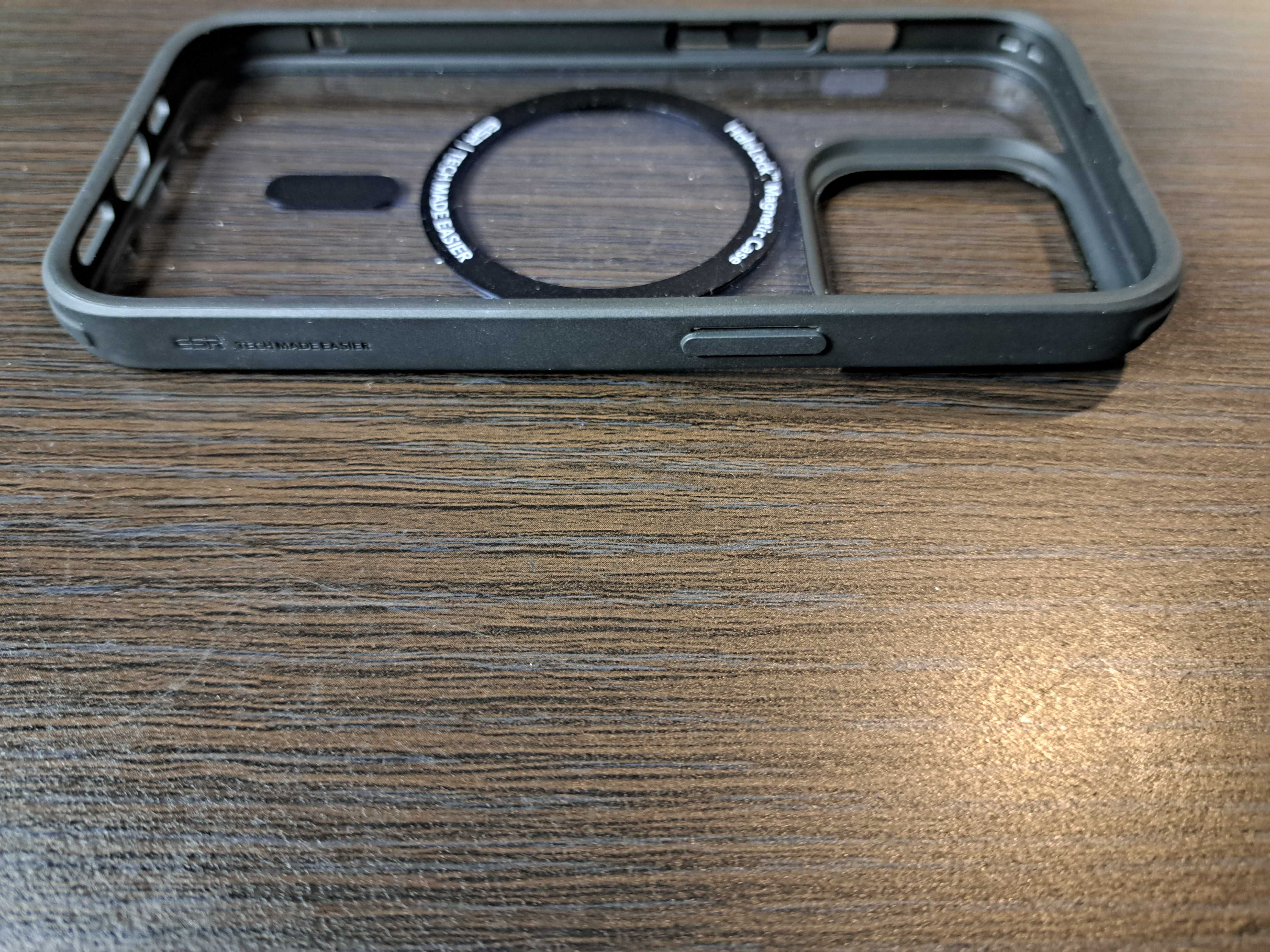 Etui ESR HaloLock MagSafe do iPhone 14 Pro obudowa iPhone 13