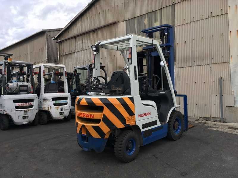 Навантажувач вилковий Nissan FG25