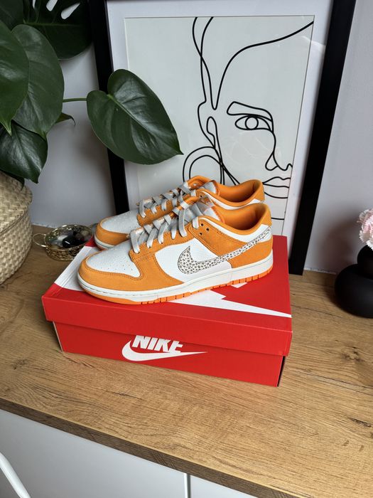 Nike dunk low Safari swoosh